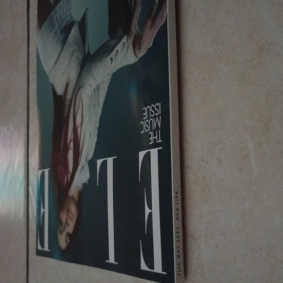 Magazine - Picture 3 of 3